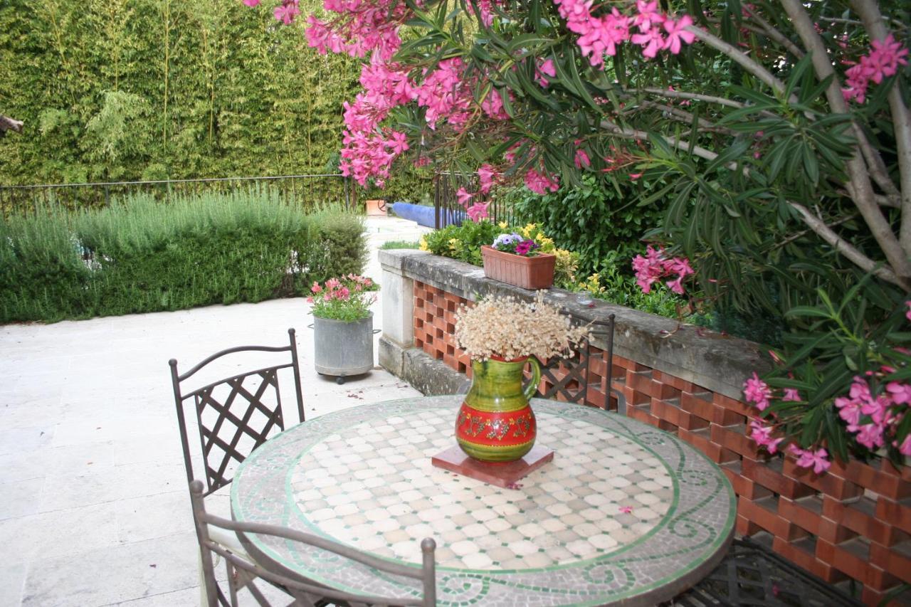 Le Petit Palais Maisonnette Aparthotel Avignone Esterno foto